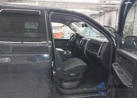 2021 Ram 1500 Classic Tradesman z USA, uszkodzony, nr VIN 1C6RR7FG8MS524184